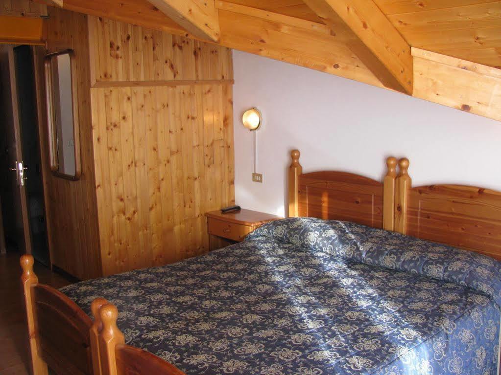 Hotel Il Catturanino Мадонна-ди-Кампильо Экстерьер фото